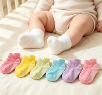 Chaussettes tricotées respirantes pour bébé avec protection antidérapante adhésive pour les oreilles, en mélange de coton fin, idéales pour la marche