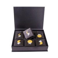 Boîte cadeau de l'Avent personnalisée en carton rigide de luxe avec gaufrage et revêtement UV pour Noël