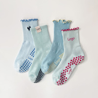 Chaussettes de yoga en tricot pour femme, collection automne, avec bordure brodée et impression sérigraphiée, pour la danse et le Pilates - Logo personnalisable