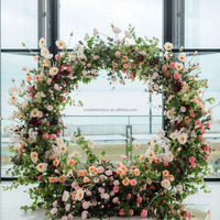 Arche de mariage en fleurs artificielles bordeaux, fleurs décoratives roses, arche florale, fleurs d'allée pour la décoration d'événements