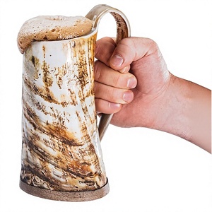 Mug en corne de bœuf de style viking, corne à boire naturelle avec finition polie, imperméable et personnalisable pour le miel et la bière - Product Image 1