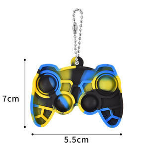 2024 nuevos productos de silicona reductor de presión llavero colgante Mini controlador de videojuegos Pop llavero de silicona - Product Image 6