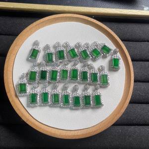 Nuevo Colgante de León de Lujo de Plata Pura S925 Estilo Chino Ping Shun Sui con Incrustaciones de Perla Verde y Jade de Espuma de Agua Helada Tallado a Mano - Product Image 1