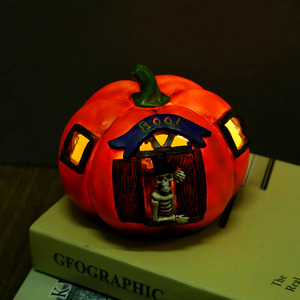 Lanterna di <span class=keywords><strong>zucca</strong></span> in resina di Halloween casa stregata decorazione decorazione della stanza segreta LED atmosfera luce notturna del teschio - Product Image 1