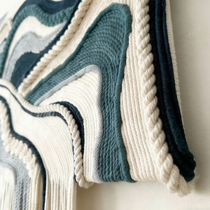 Décoration en macramé, art mural tissé à dégradé de vagues océaniques pour les intérieurs minimalistes côtiers - Product Image 2