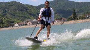 Vicking, Nuevo JetSurf de 12KW con Logotipo Personalizado, Tabla de Surf de Alta Velocidad 55KM/H con 12 Meses de Garantía, Mejor Proveedor 2023 2024 - Product Image 2