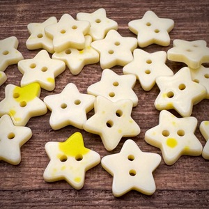 Boutons en résine personnalisé jaune <span class=keywords><strong>petite</strong></span> étoile bricolage pâte peinture boutons dessin animé mignon étoiles 2 trous boutons - Product Image 5