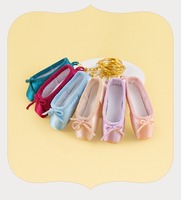 Porte-clés artisanal en forme de chaussure de ballet en satin, pendentif de sac, mini porte-clés chaussure de ballet avec boîte cadeau