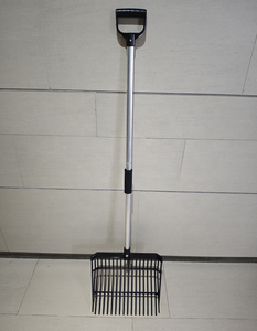 <span class=keywords><strong>Fourche</strong></span> <span class=keywords><strong>à</strong></span> <span class=keywords><strong>fumier</strong></span> légère en plastique ABS pour écurie, avec <span class=keywords><strong>manche</strong></span> amovible en alliage d'aluminium et poignée en forme <span class=keywords><strong>de</strong></span> D - Product Image 3