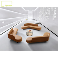 Ensemble de canapés modulaires de bureau modernes de forme personnalisée, convertible et modulaire, avec tissu et table, pour les espaces publics et de réception