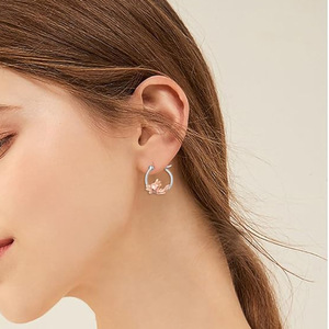 Orecchini Smaltati a Forma di Axolotl per Donne, Gioielli di Moda Animali - Product Image 2