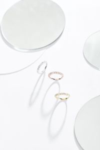 Anillo de compromiso y moda personalizado de plata y oro macizo de 10K/14K/18K, con diamantes cultivados en laboratorio CVD de calidad IGI VVS-VS, corte ovalado y corte brillante, clásico. - Product Image 4