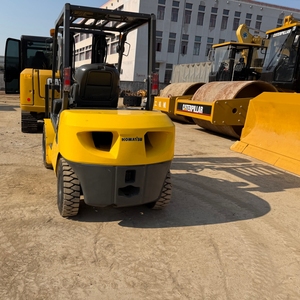 รถยกดีเซล Komatsu FD30T-17 มือสอง ลดราคาพิเศษ ยกได้ 3 ตัน ความสูงยก 4500 มม. เสากระโดงสองท่อน เครื่องยนต์ดีเซล - Product Image 1