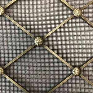 Griglie Decorative in Rete Metallica con Diamanti Assemblati a Mano per Mobili - Product Image 1