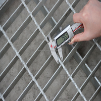 Grille en acier galvanisé à chaud de haute qualité pour passerelle, antidérapante, avec marches d'escalier en acier inoxydable