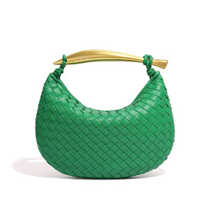 [Esclusiva Transfrontaliera] Nuova Borsa a Mezzaluna Intrecciata a Mano da Donna, Versatile, con <span class=keywords><strong>Tracolla</strong></span> Singola e Cerniera, Stile Dumpling, da Portare a Spalla o a Mano - Product Image 4