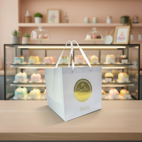 Sac en papier pour paquet de gâteau personnalisé blanc 30x30x30cm carré à grande base sac en papier jouet ours avec impression de LOGO