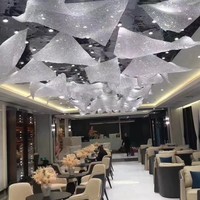 Luminaires suspendus haut de gamme coréens pour hôtels, style « Fish-line », avec grille de perles ananas et rubans fluides