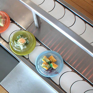 Sistema de cinta transportadora de <span class=keywords><strong>sushi</strong></span> completamente automático con velocidad ajustable Equipo de <span class=keywords><strong>sushi</strong></span> transportador automático Premium - Product Image 2