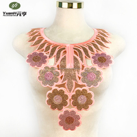 Appliques brodées thermocollantes de fleurs 3D en strass de luxe avec couleurs personnalisées pour vêtements DIY