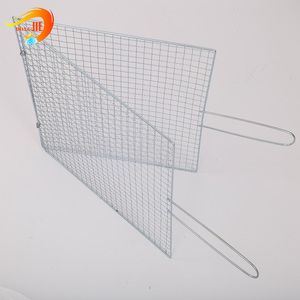 Grille de barbecue en acier galvanisé et aluminium à trous carrés avec poignée pour le camping en plein air, la restauration, les restaurants et la cuisson au barbecue - Product Image 6