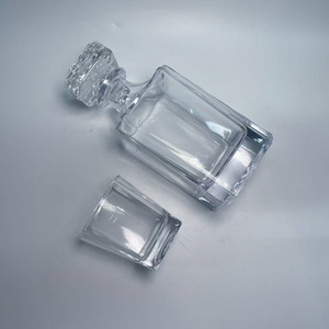 Ensembles de carafes à <span class=keywords><strong>whisky</strong></span> de <span class=keywords><strong>luxe</strong></span> au design classique Verres à <span class=keywords><strong>whisky</strong></span> en <span class=keywords><strong>cristal</strong></span> avec logo personnalisé Boîte en bois pour vin à usage personnel professionnel - Product Image 5