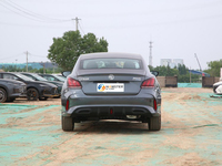 Berline MG5 1.5L CVT | Voiture à essence bon marché pour adultes | 5 mini voitures d'occasion à vitesse rapide, moteur DVVT 180 Dubaï