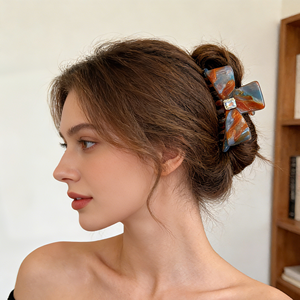 קליפס שיער בצבעי אצטט ODM, קליפס יפהפה בצורת טופר, קליפס אופנתי עם הדפס נמר, קליפס קוקו עם קשת, קליפס שיער אלגנטי עם אבני חן, קליפס שיער רענן. - Product Image 2