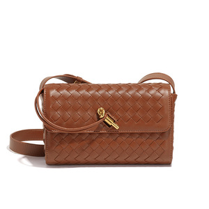 Commerce extérieur femmes élégant tissé géométrique PU sac à bandoulière/bandoulière à la mode mode rétro petit carré simple sangle Polyester - Product Image 1
