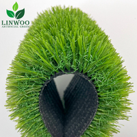 Gazon artificiel synthétique commercial doux Linwoo Manufacturer Evergreen 40 mm pour hôtels et zones de villégiature