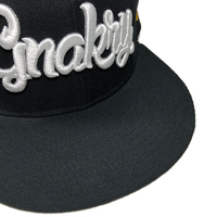 Topi Baseball Snapback Unisex Model 6 Panel Hitam Katun Custom Bordir Logo 3D Kasual Berpinggiran Datar ODM Structured Fashion