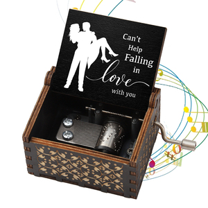 24 Diseños Ecológicos <span class=keywords><strong>de</strong></span> Cajas <span class=keywords><strong>de</strong></span> Música Miniatura <span class=keywords><strong>de</strong></span> Madera Vintage con Grabado Láser y Manivela, con Temática <span class=keywords><strong>de</strong></span> Anime 'Can't Fall in Love', <span class=keywords><strong>de</strong></span> Colores, para Regalo al por Mayor - Product Image 2