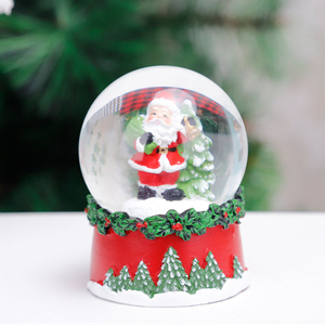 Nouvelle décoration de bureau de Noël personnalisée, adorable boule de cristal de Père Noël, renne en résine, globe à neige de Noël - Product Image 1