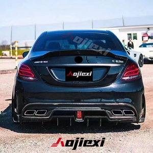 Diffusore Posteriore in Fibra di Carbonio Stile IMP di Alta Qualità con Luce per <span class=keywords><strong>Mercedes</strong></span> Benz W205 Classe <span class=keywords><strong>C</strong></span> C300 AMG C63 <span class=keywords><strong>Berlina</strong></span> 2015-2021 - Product Image 3