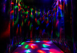 Tente gonflable de partie de disco de <span class=keywords><strong>cube</strong></span> de <span class=keywords><strong>prix</strong></span> de gros d'usine chaude folle pour l'entreprise de <span class=keywords><strong>location</strong></span> - Product Image 4