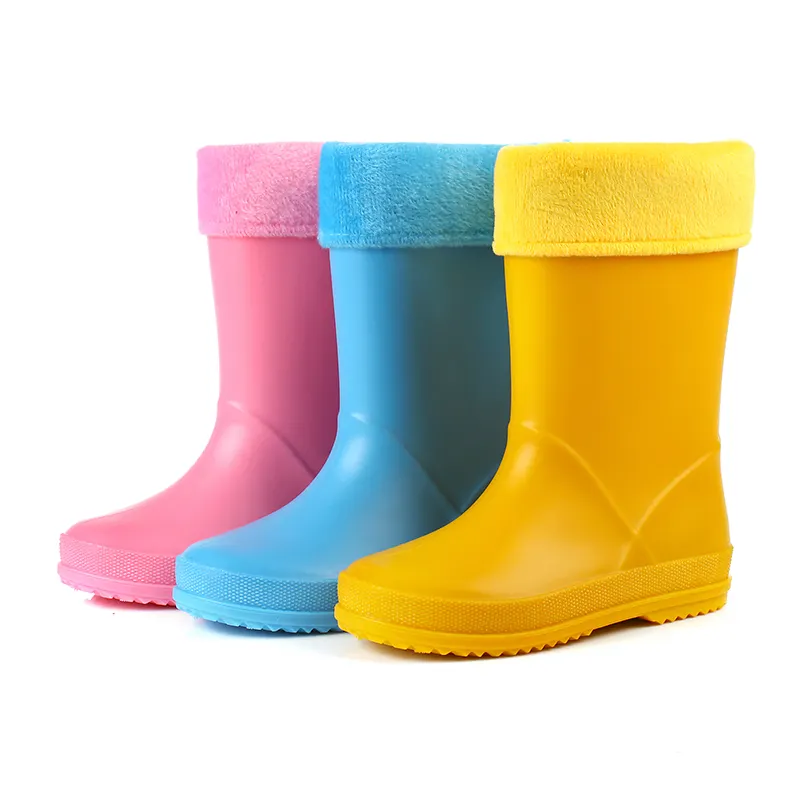 Sepatu PVC anak-anak kustom mode 2024 sepatu bot karet balita sepatu bot hujan musim dingin tahan air dengan kaus kaki bulu bergerak