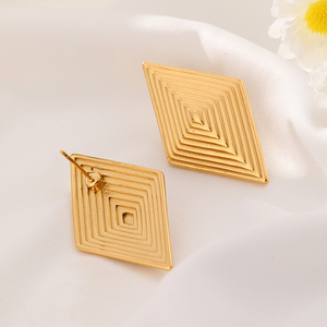 Conjunto de joyería de acero inoxidable chapado en oro personalizado a la moda para mujer pendientes de diseño hueco de acero inoxidable oro impermeable - Product Image 4