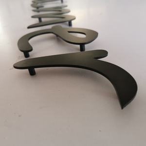 <span class=keywords><strong>En</strong></span> gros, lettres murales 3D <span class=keywords><strong>en</strong></span> métal découpées au laser non éclairées, logos pour entreprises, décoration <span class=keywords><strong>de</strong></span> voitures, usage intérieur - Acrylique, Acier inoxydable - Product Image 2