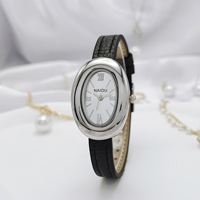 Nouvelle Arrivée Montre Femme à Quartz Écologique Style Français Ovale Haut de Gamme Rétro Niche Élégante Bracelet en Alliage