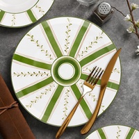 Assiette en céramique à rayures botaniques, vaisselle décorative ronde, plat d'appoint pour la table, collection cadeau pour la maison et la salle à manger