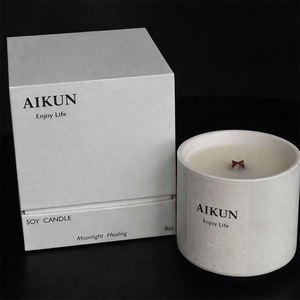Bougies parfumées AIKUN en cire de soja naturelle dans un pot en céramique, longue durée, avec logo personnalisé, ODM, pour acheteurs de centres de villégiature, de boutiques de cadeaux et de halls d'accueil - Product Image 1