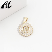 Pendentif breloque populaire en alliage de cuivre plaqué or 14 carats avec 26 lettres cubiques – Bijou tendance