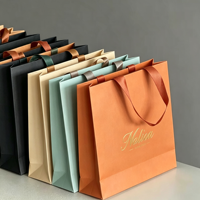 Sac à main en carton blanc haut de gamme pour emballage commercial, marque personnalisée, capacité de charge fiable de 6 à 9 kg