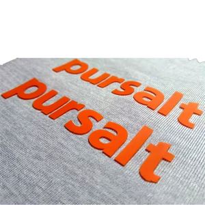 Étiquette en silicone 3D personnalisée en relief, écologique, avec logo en caoutchouc surélevé, lavable, thermocollante pour vêtements - Product Image 1