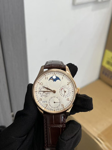Montre automatique mécanique pour homme, sportive et élégante, avec un mouvement précis et un chronométrage fiable - Product Image 1