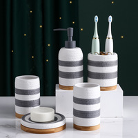 Ensemble d'accessoires de salle de bain nordiques MooZi, ensemble de 5 pièces, élégance, décoration intérieure, porte-savon, distributeur de savon pour la douche