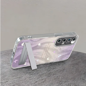 Funda de teléfono de gasa con diseño estampado de mariposa y plumas en degradado morado, adecuada para iPhone, Samsung y Xiaomi - Product Image 3