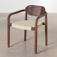 Chaise de salle à manger moderne en bois massif avec accoudoirs et assise en corde tressée pour mobilier d'intérieur et semi-extérieur AU Koweït EAU