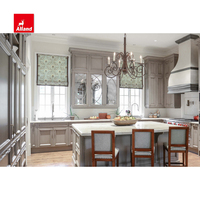Allandcabinet Diseño de madera antigua Gabinete de cocina de madera maciza gris con puerta de vidrio parteluz Carpintería clásica de estilo francés con Isla