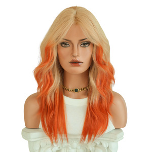 Perruque pour femme, 20 pouces, <span class=keywords><strong>mi</strong></span>-longue, bouclée ondulée, colorée orange, en soie synthétique, fabriquée à la machine, <span class=keywords><strong>avec</strong></span> <span class=keywords><strong>frange</strong></span>, pour Carnaval et Halloween, pour le marché international - Product Image 1
